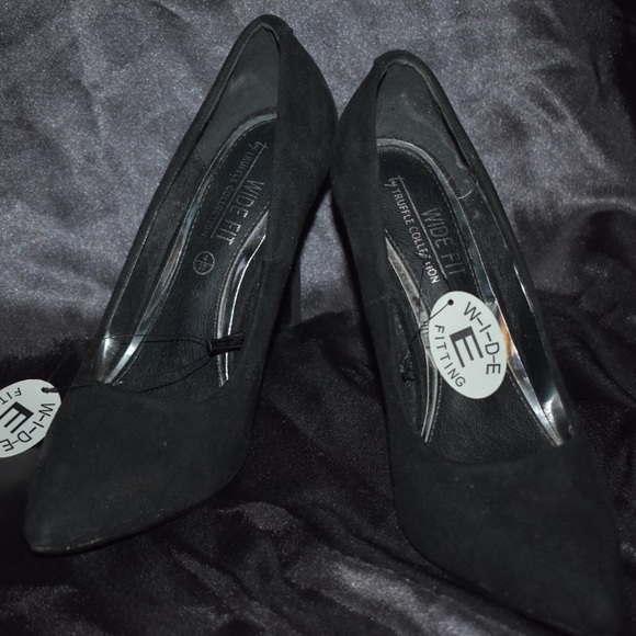 Slip on Black Heels - Picture 1 of 3